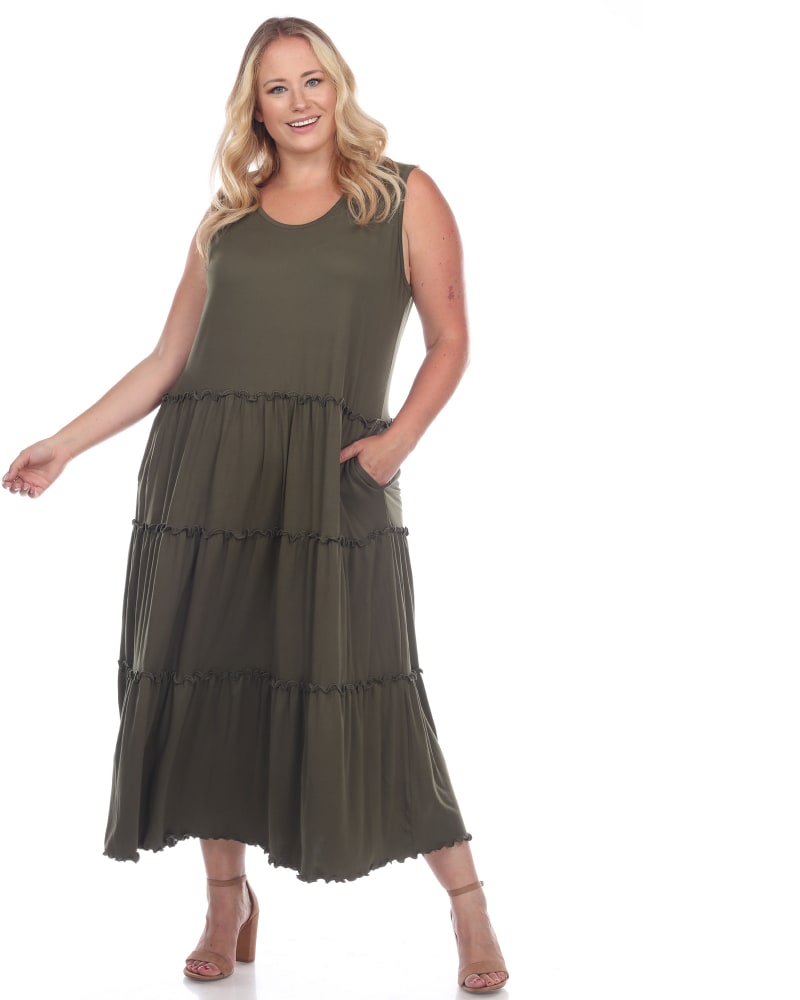 Front of a model wearing a size 1X Scoop Neck Tiered Midi Dress in Green by White Mark. | dia_product_style_image_id:246727